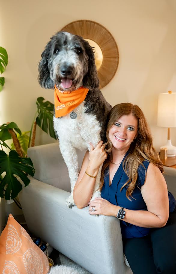 Loriann Fetter with therapy dog